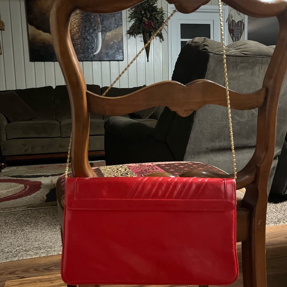 Francois • Vintage • Red • Crossbody Handbag • W/Gold Chain - Picture 7 of 15